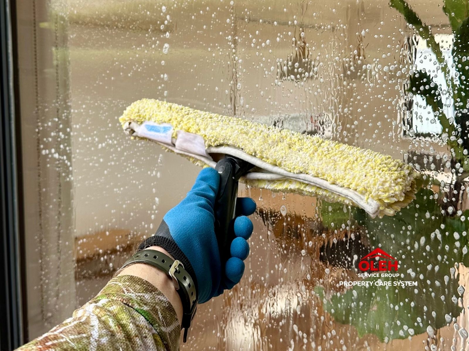 Dirty residential window before window cleaning in Hobart